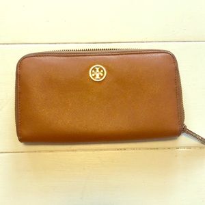 Tory Burch zip wallet